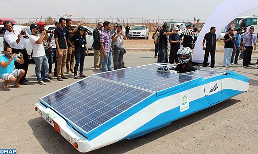فوز السيارة الشمسية الفرنسية “بيلينوس” بالسباق الأول للسيارات الشمسية بالمغرب 2013