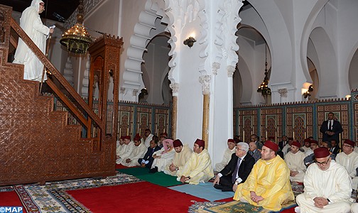 أمير المؤمنين يؤدي صلاة الجمعة بمسجد الكتبية بمراكش