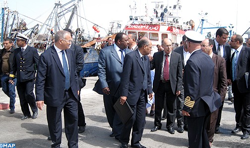 برلمانيون يقومون بزيارة ميدانية تفقدية لمرافق ميناء الداخلة