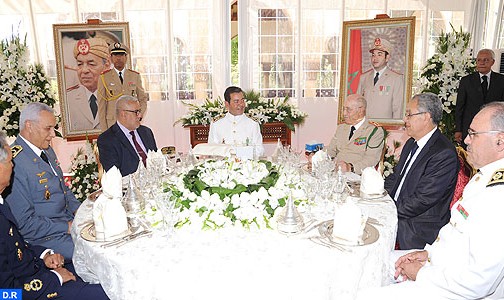 جلالة الملك يقيم مأدبة غداء بمناسبة الذكرى ال58 لتأسيس القوات المسلحة الملكية