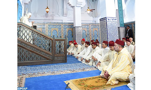 أمير المؤمنين يؤدي صلاة الجمعة بمسجد محمد السادس بمدينة المضيق