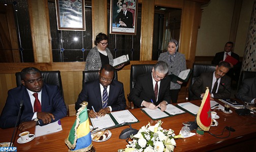 توقيع ثلاث اتفاقيات للتعاون بين المغرب والغابون في مجال تكوين الأطر ونقل الخبرة