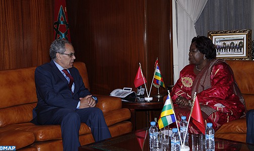 السيد عبد اللطيف لوديي يستقبل وزيرة الدولة المكلفة بالدفاع الوطني بجمهورية إفريقيا الوسطى