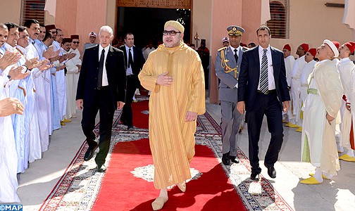 أمير المؤمنين يؤدي صلاة الجمعة بمسجد الحسن الثاني بمدينة العيون
