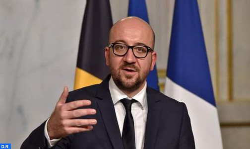 رئيس الوزراء البلجيكي يصف اعتداءات بروكسل ب”المأساة” ويدعو السكان إلى الهدوء والتضامن