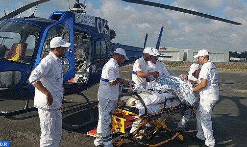 نقل سيدتين في حالة صحية خطيرة بواسطة المروحية الطبية لوزارة الصحة إلى المستشفى لتلقي العلاجات الضرورية