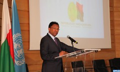 رئيس مدغشقر يشيد بنجاح مؤتمر المانحين بباريس