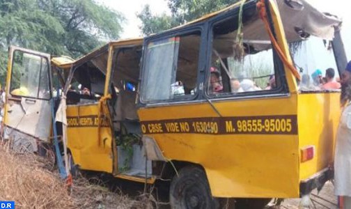 ارتفاع عدد ضحايا حادث اصطدام حافلة مدرسية بشاحنة في شمال الهند إلى 25 قتيلا