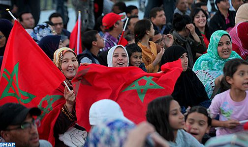 فرحة عارمة بشوارع مدينة العيون ابتهاجا بتأهل المنتخب المغربي لمونديال 2018 بروسيا