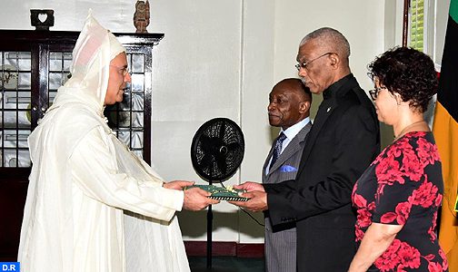 سفير المغرب بجورج تاون يقدم أوراق اعتماده إلى رئيس غويانا