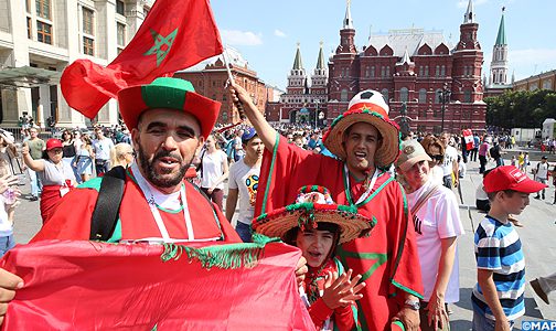 المغاربة يبعثون الأمل من الساحة الحمراء ويؤكدون دعمهم اللامشروط لأسود الأطلس