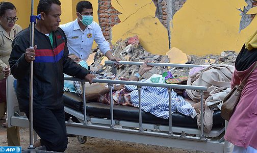 ارتفاع ضحايا الزلزال الذي ضرب أندونيسيا إلى 319 قتيلا (حصيلة جديدة)