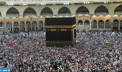 الحرم المكي.. أزيد من 278 ألف مصل و107 آلاف طائف حول الكعبة في كل ساعة