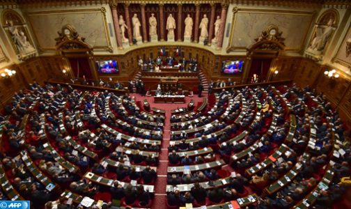 البرلمان الفرنسي يرفض بأغلبية كبيرة مذكرتين للمعارضة لحجب الثقة عن الحكومة