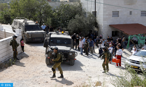 جيش الإحتلال الإسرائيلي يعتقل 18 فلسطينيا من قطاع غزة والضفة الغربية