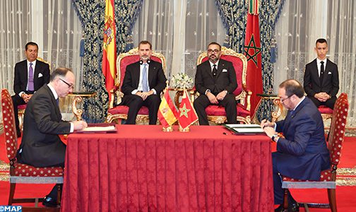 صاحب الجلالة الملك محمد السادس والعاهل الإسباني جلالة الملك فيليبي السادس يترأسان حفل التوقيع على عدة اتفاقيات للتعاون الثنائي