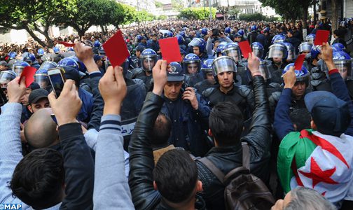 أحزاب سياسية جزائرية تدعو إلى المشاركة بكثافة في المظاهرات الرافضة للولاية الرئاسية الخامسة
