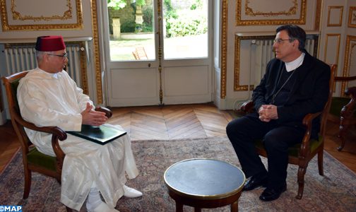 حريق كاتدرائية نوتردام دو باري : سفير جلالة الملك بفرنسا يجري محادثات مع رئيس أساقفة باريس