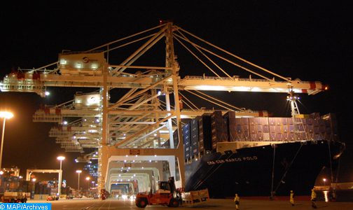 ميناء طنجة المتوسط.. مشروع ضخم يعزز هوية المغرب كجسر للتبادل التجاري بين أوروبا وإفريقيا (صحيفة مصرية)