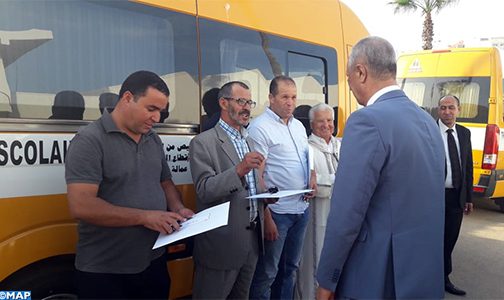 ذكرى عيد الشباب .. توزيع حافلات للنقل المدرسي على خمس جماعات بإقليم الحسيمة