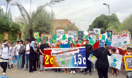 مسيرة من أجل المناخ بمراكش .. حينما يأخذ الشباب الكلمة