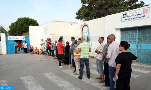 تونس .. فتح مكاتب التصويت برسم الانتخابات الرئاسية السابقة لأوانها