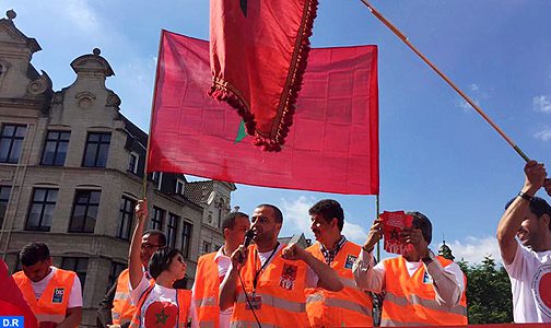مغاربة أوربا يدينون بشدة تدنيس العلم الوطني خلال مظاهرة باريس