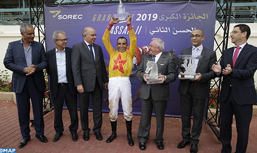 الفرس “الزبير” يفوز بالجائزة الكبرى لجلالة المغفور له الحسن الثاني لسباق الخيل بالدار البيضاء