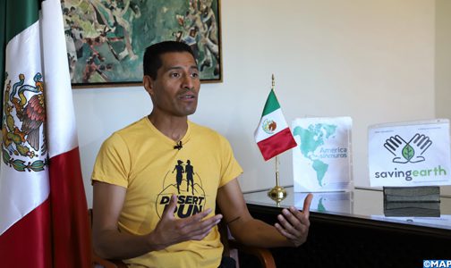 عداء مكسيكي يدعو الرياضيين إلى الانخراط في قضايا الهجرة والتغير المناخي