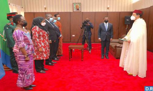 السفير زكريا الكوميري يقدم أوراق اعتماده لرئيسة جمهورية تنزانيا المتحدة