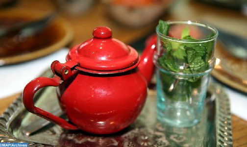 الشاي نبتة مستدامة بنكهة الأناقة وحسن الضيافة