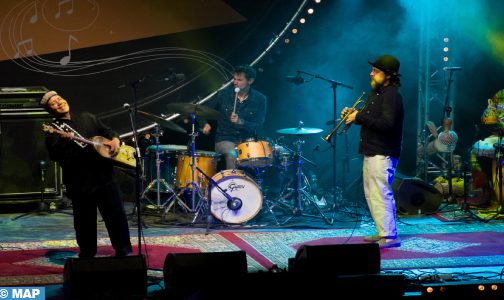 جمهور الرباط يستمتع بمزيج موسيقي مغربي أوروبي في أول أيام مهرجان الجاز بشالة