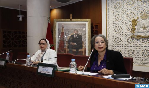 لقاء دراسي بمجلس النواب يبرز دور “لجان مراقبة المالية العامة” في ضوء التجربتين المغربية والبريطانية
