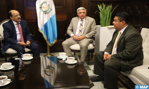 الممثل الدائم لمجلس المستشارين لدى برلمان أمريكا الوسطى يتباحث مع نائب رئيسة كونغرس غواتيمالا