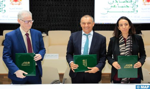 توقيع اتفاقية شراكة بين المجلس الاقتصادي والاجتماعي والبيئي والمديرية العامة للجماعات الترابية وجمعية جهات المغرب