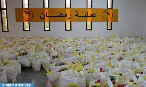 إقليم طرفاية.. استفادة أزيد من 6900 أسرة من عملية الدعم الغذائي “رمضان 1445 هـ”