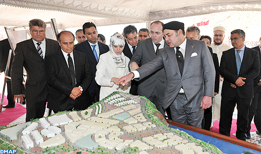 SM le Roi inaugure et lance d’importants projets sociaux à Al-Hoceima