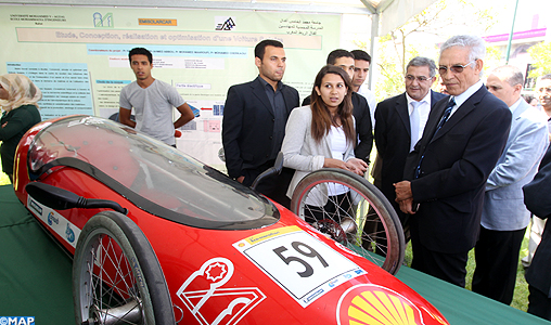 Des étudiants marocains exposent des voitures écologiques à faible consommation d’énergie