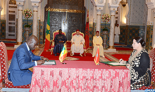 SM le Roi et le président sénégalais président la cérémonie de signature de plusieurs accords bilatéraux
