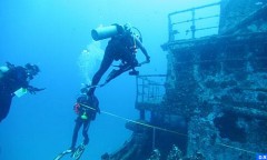 Repêchage des premiers morceaux de l’épave d’un vieux navire découvert à la plage de Safi