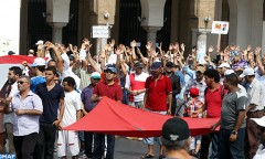 Des centaines de manifestants dans les rues de Rabat pour réclamer le retour au calme en Egypte