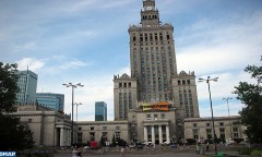 Palais de la culture à Varsovie : Un édifice impressionnant où se mêlent l’art et une triste histoire