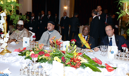SM le Roi prend part à Bamako à un déjeuner offert par le Président malien