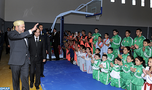 SM le Roi inaugure à Ain Nokbi à Fès un Complexe socio-sportif et de formation des jeunes