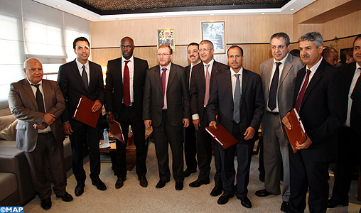 Signature à Rabat de deux conventions pour l’exploitation de lignes de transport routiers de voyageurs entre le Maroc, la Mauritanie et le Sénégal