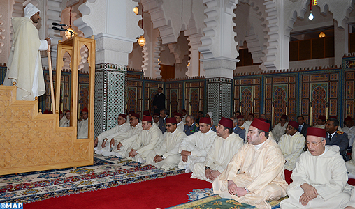 SM le Roi, Amir Al Mouminine, accomplit la prière du vendredi à la Mosquée “SAR le Prince Héritier Moulay El Hassan” à Marrakech