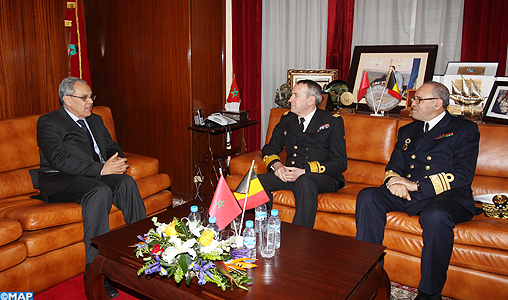 M. Abdeltif Loudyi reçoit à Rabat l’Amiral de Division Michel Hofman, Commandant la composante marine des forces armées belges