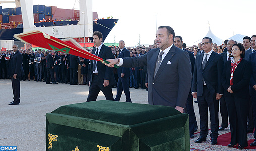 SM le Roi inaugure le Centre d’affaires intermodal du Port Tanger-Med et lance les travaux d’aménagement d’une nouvelle Zone Export