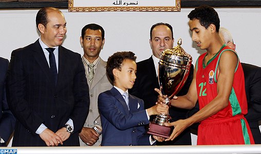SAR le Prince Héritier Moulay El Hassan préside à Rabat la finale du 5e tournoi international Moulay El Hassan de mini-basket