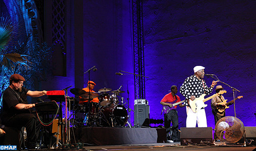 Clôture en beauté du festival de Fès des musiques sacrées du monde sur une note de blues de Buddy Guy Legend